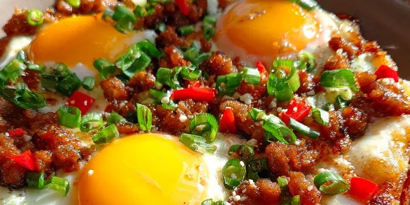 Crispy Breakfast Hash Pizza