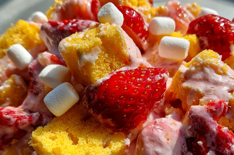 Cooking process for Strawberry Marshmallow Delight